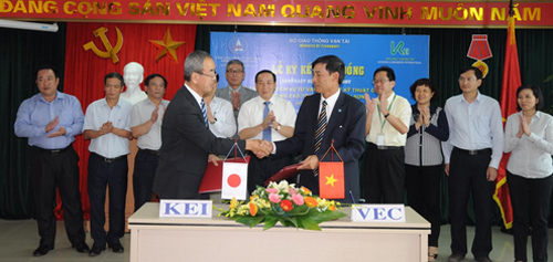 Tổng công ty Đầu tư phát triển đường cao tốc Việt Nam tổ chức Lễ ký kết hợp đồng Gói thầu A1: Dịch vụ tư vấn thiết kế kỹ thuật chi tiết đường cao tốc Hà Nội - Lạng Sơn (phần vốn ADB tài trợ)
